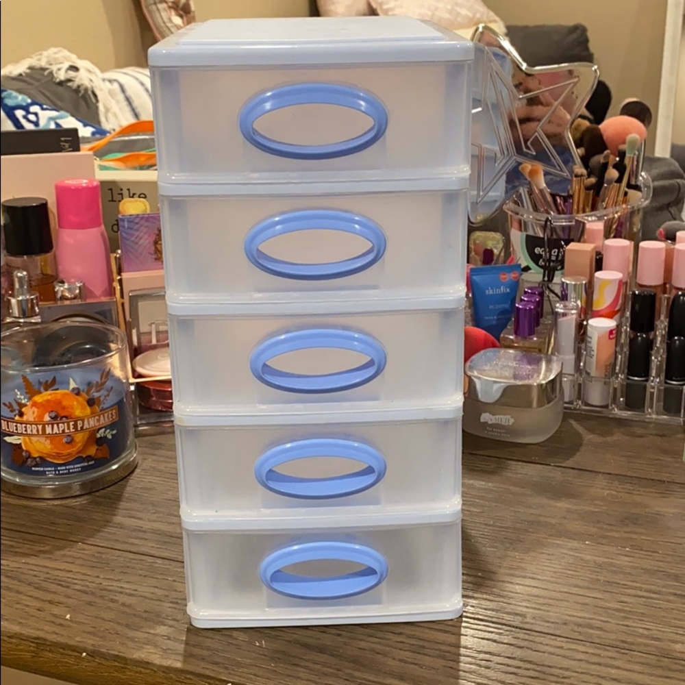 Makeup/desk organizer